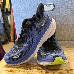 Hoka Clifton 9